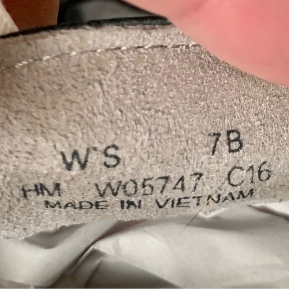 Cole Haan Pinch Women's Boat Shoes Patent Leather Navy Blue Size 7 - Picture 12 of 12